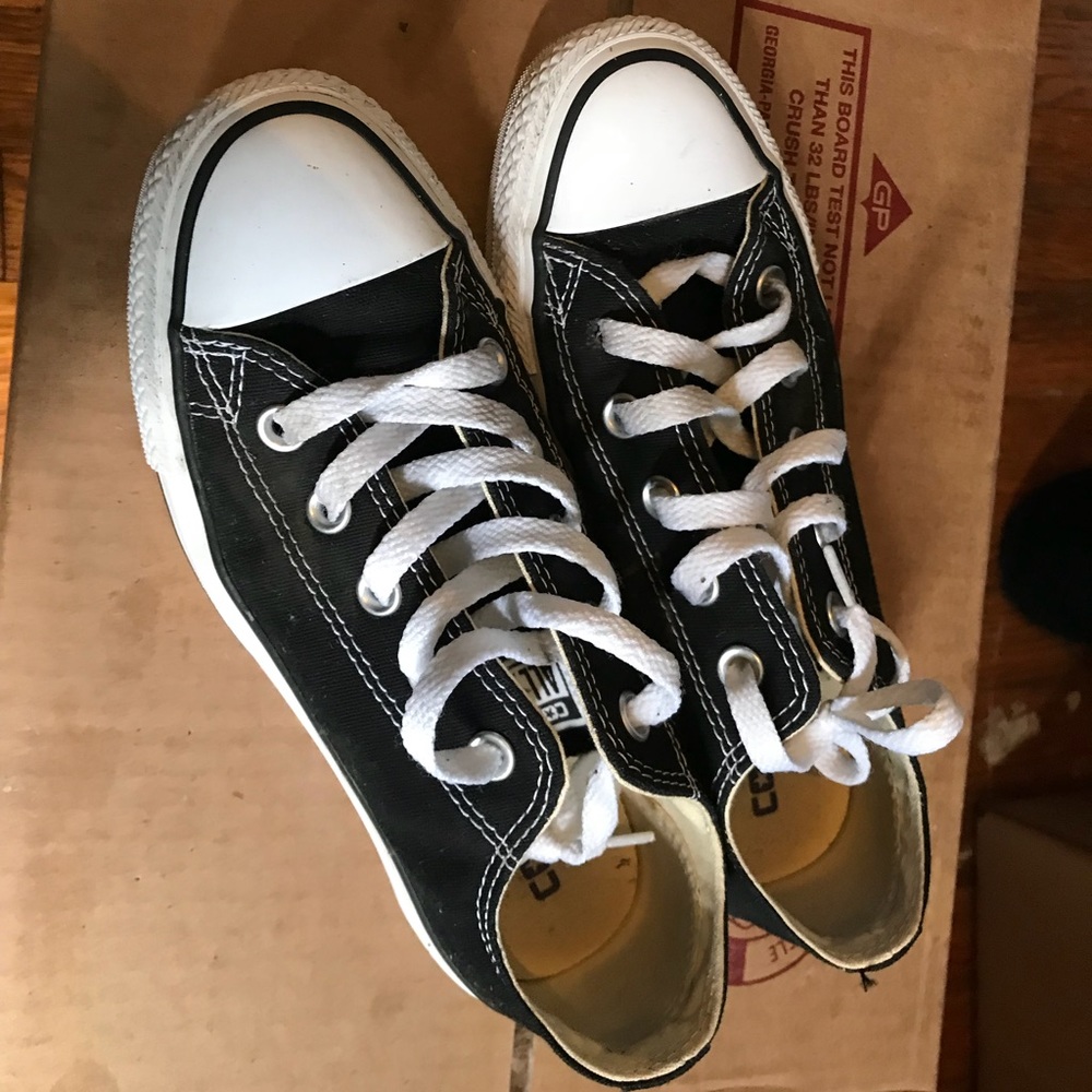 Black and white converse size 5.5